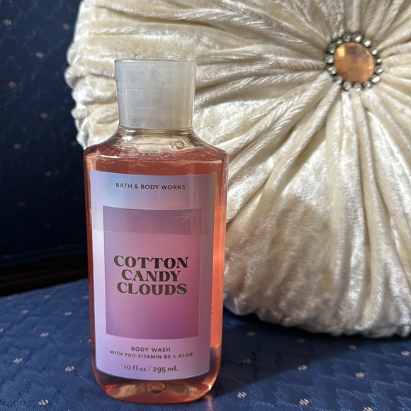 BATH & BODY WORKS SET. . . COTTON CANDY CLOUDS SCENT - Picture 5 of 6
